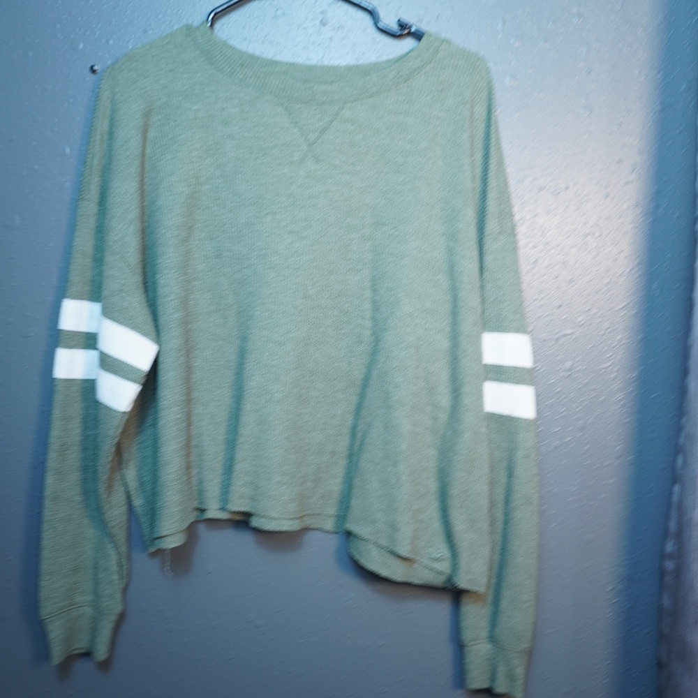 Hollister Women’s Green White Long Sleeve Cropped Waffle Knit Shirt Size Medium